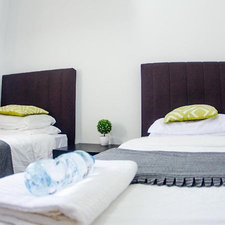 Poni Homestay Muara Exterior foto